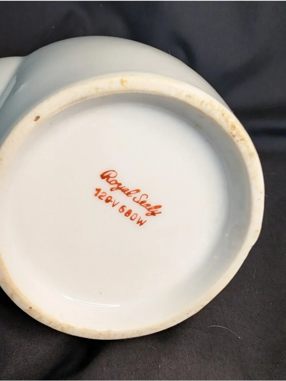 Royal Sealy lovely piece